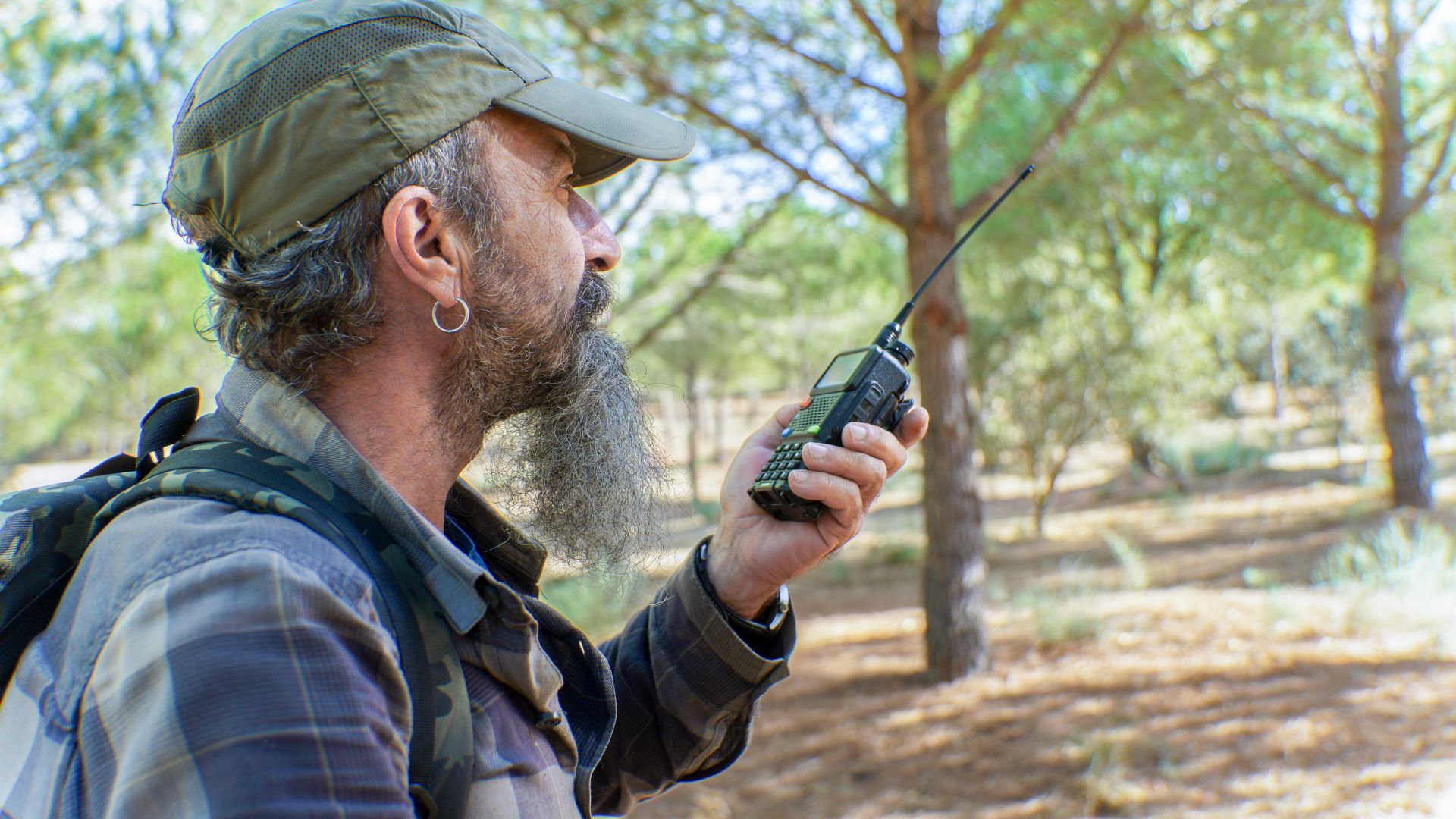 Portable emergency radio terminal in outdoor use